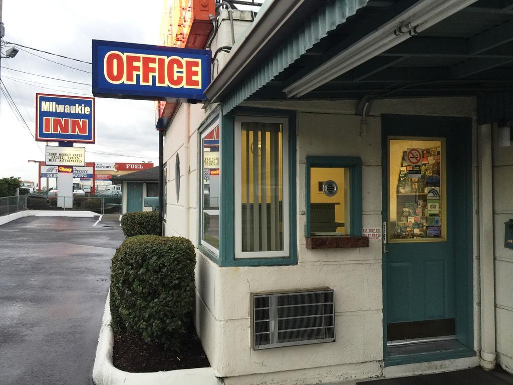 Milwaukie Inn Portland South Exterior photo